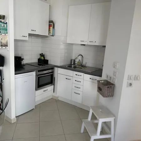 1 Bedroom Next To The And Port Vauban