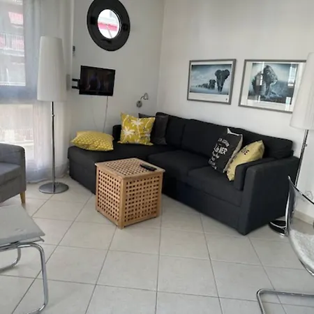 1 Bedroom Next To The And Port Vauban * Antibes